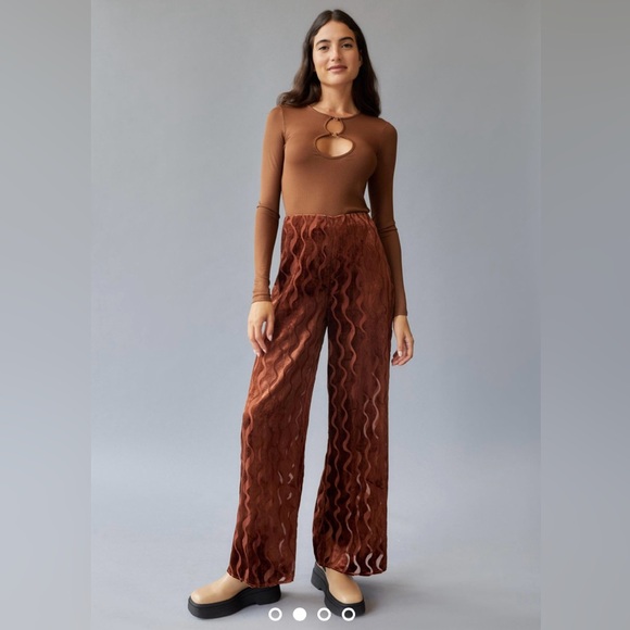 NWT Urban Renewal Remnants Wide Leg Squiggle Burnout Pant - Picture 1 of 6